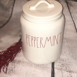 🔥🔥 HTF NWOT RAE DUNN “peppermint” canister